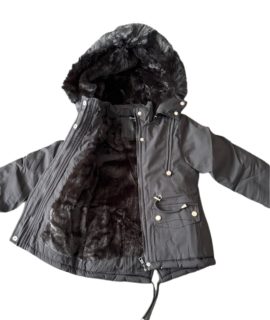 Zwarte gevoerde parka (winterjas) met bont kraag.